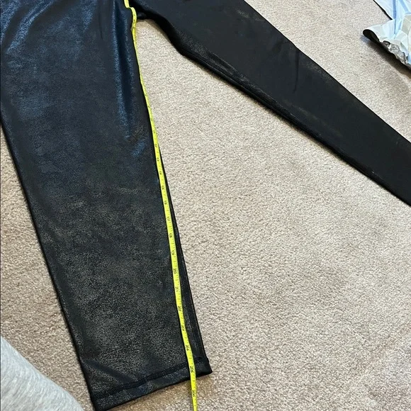 OFFLINE By Aerie Crossover Crackle Black Leggings XXL - Picture 8 of 9